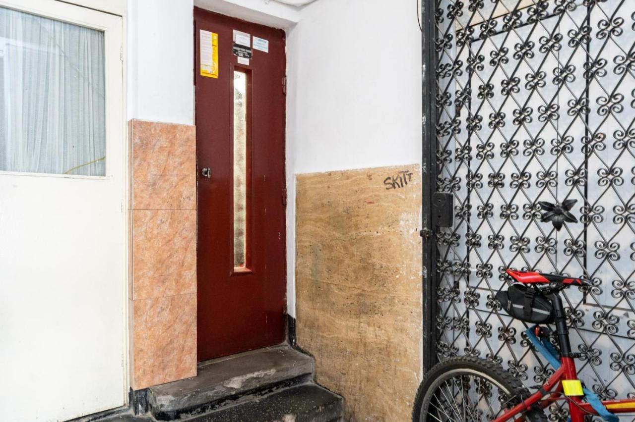 Spacious And Cozy Apartment In Central Bucharest Exterior photo