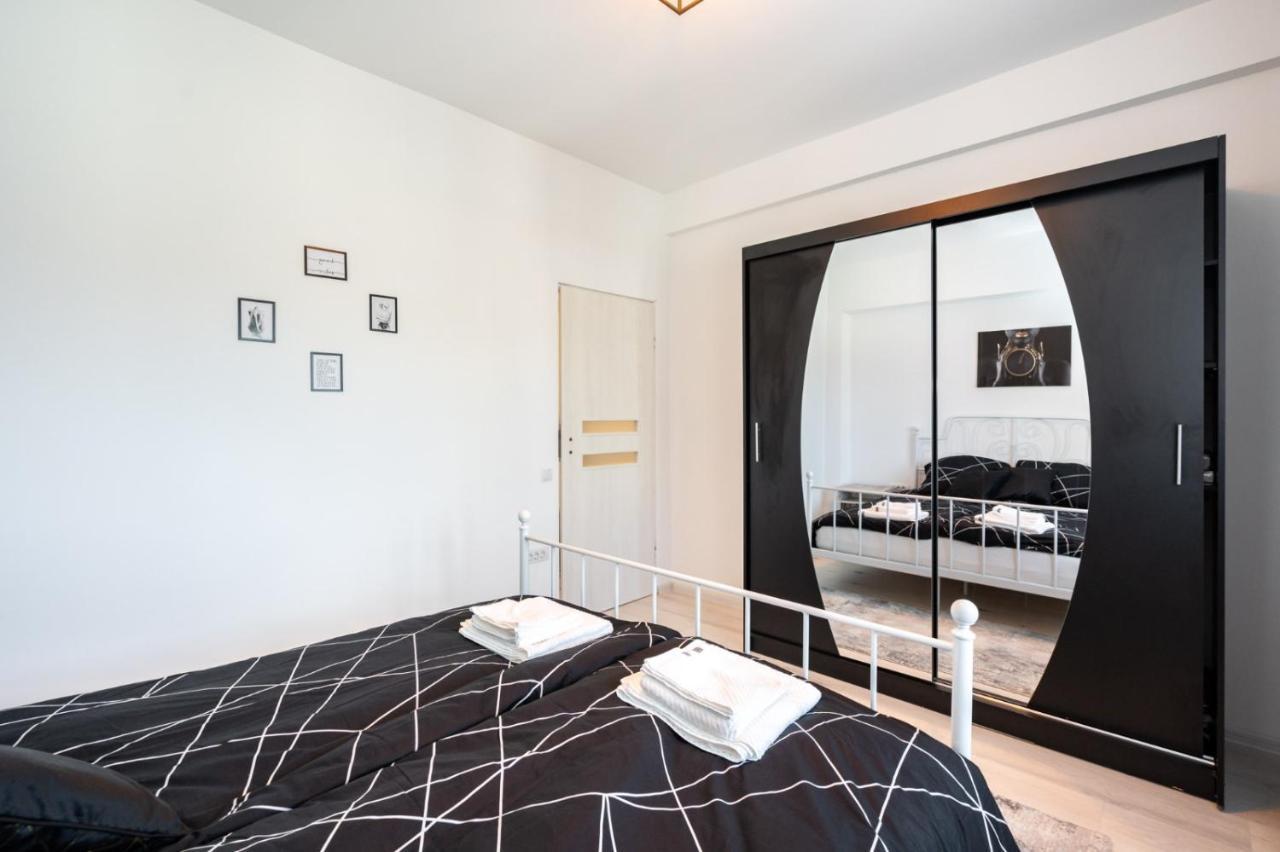 Spacious And Cozy Apartment In Central Bucharest Exterior photo